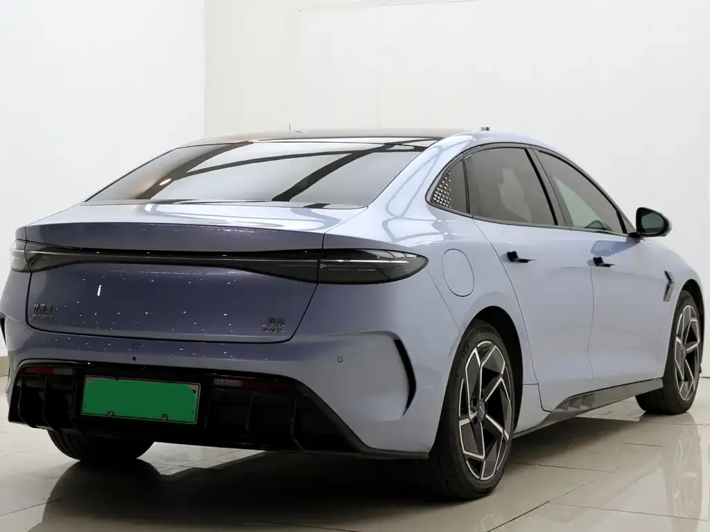 BYD Seal — фото 2
