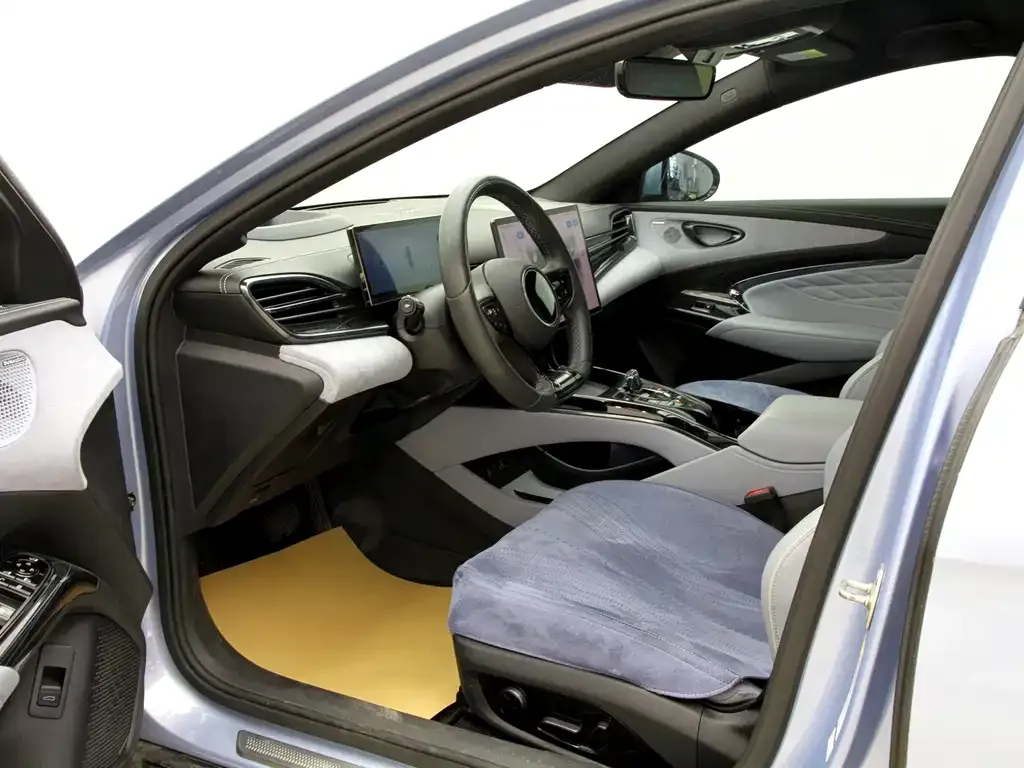BYD Seal — фото 8
