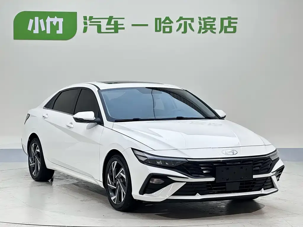 Hyundai Elantra — фото 10