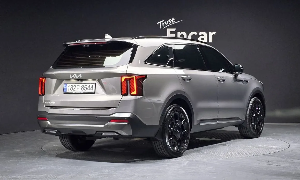 Kia Sorento — фото 7