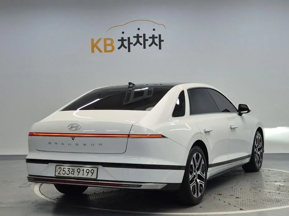 Hyundai Grandeur 2023 из KR, фото 6