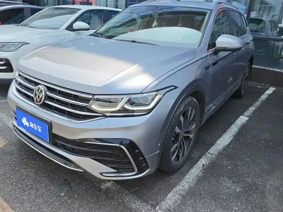 Volkswagen Tiguan L — фото 1