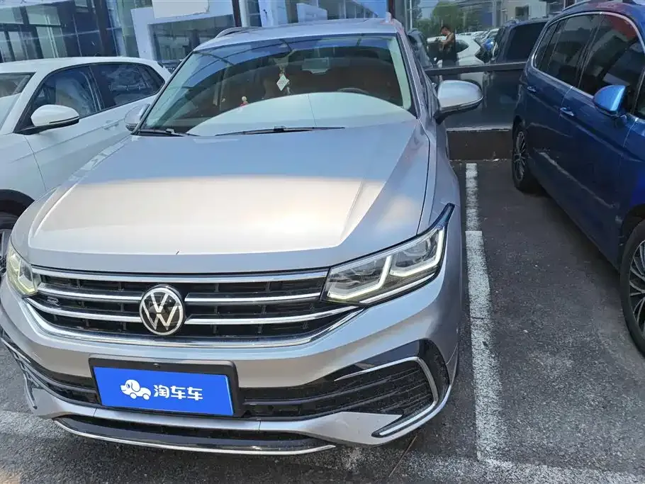 Volkswagen Tiguan L — фото 6