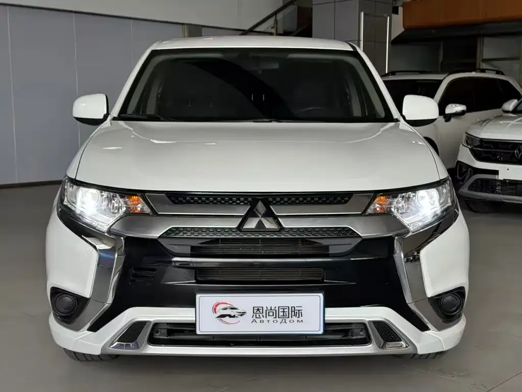 Mitsubishi Outlander — фото 6
