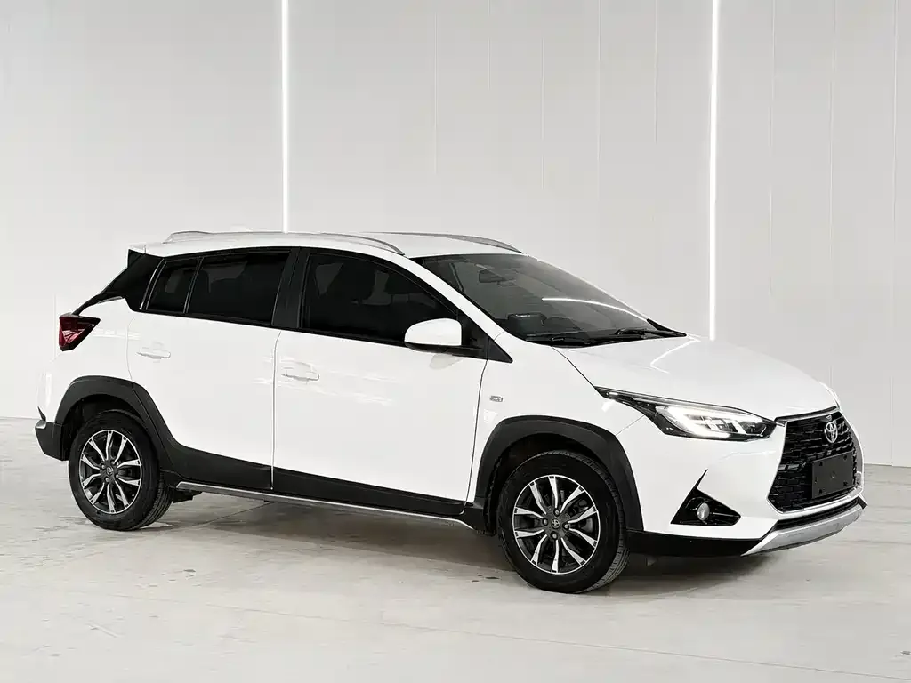 Toyota Yaris L — фото 9
