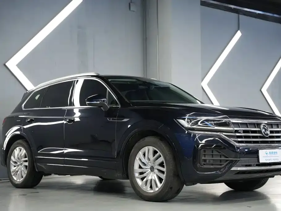 Volkswagen Touareg — фото 6