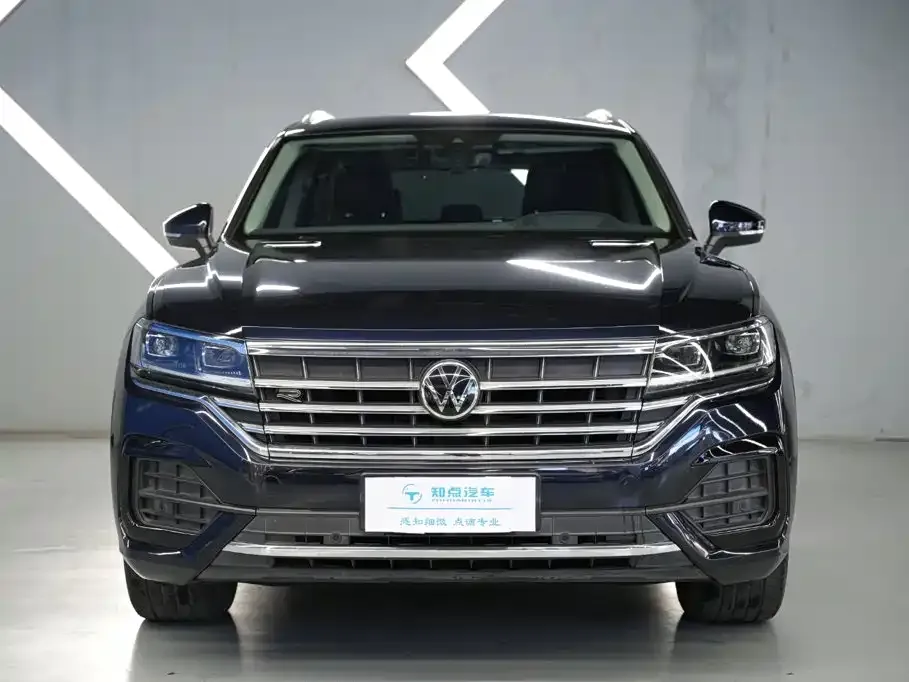 Volkswagen Touareg — фото 7