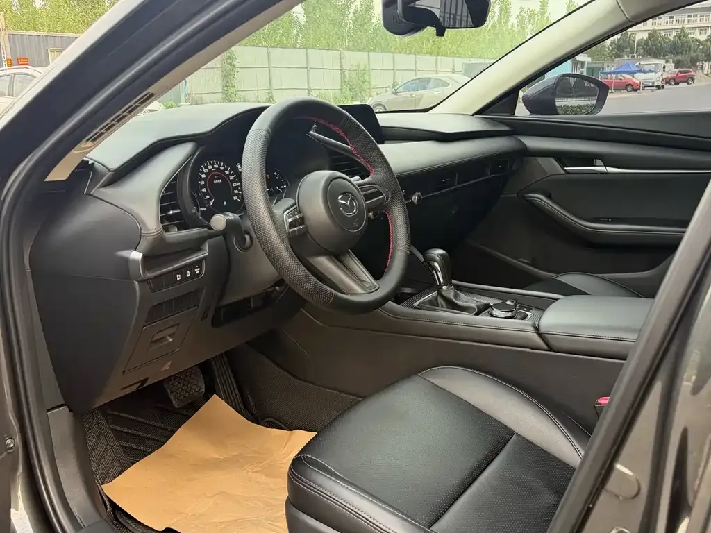 Mazda 3 Axela 2022 из CN, фото 2