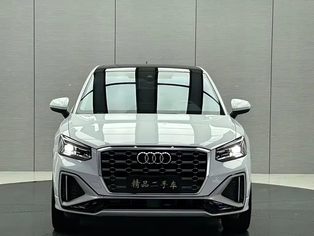 Audi Q2L — фото 7