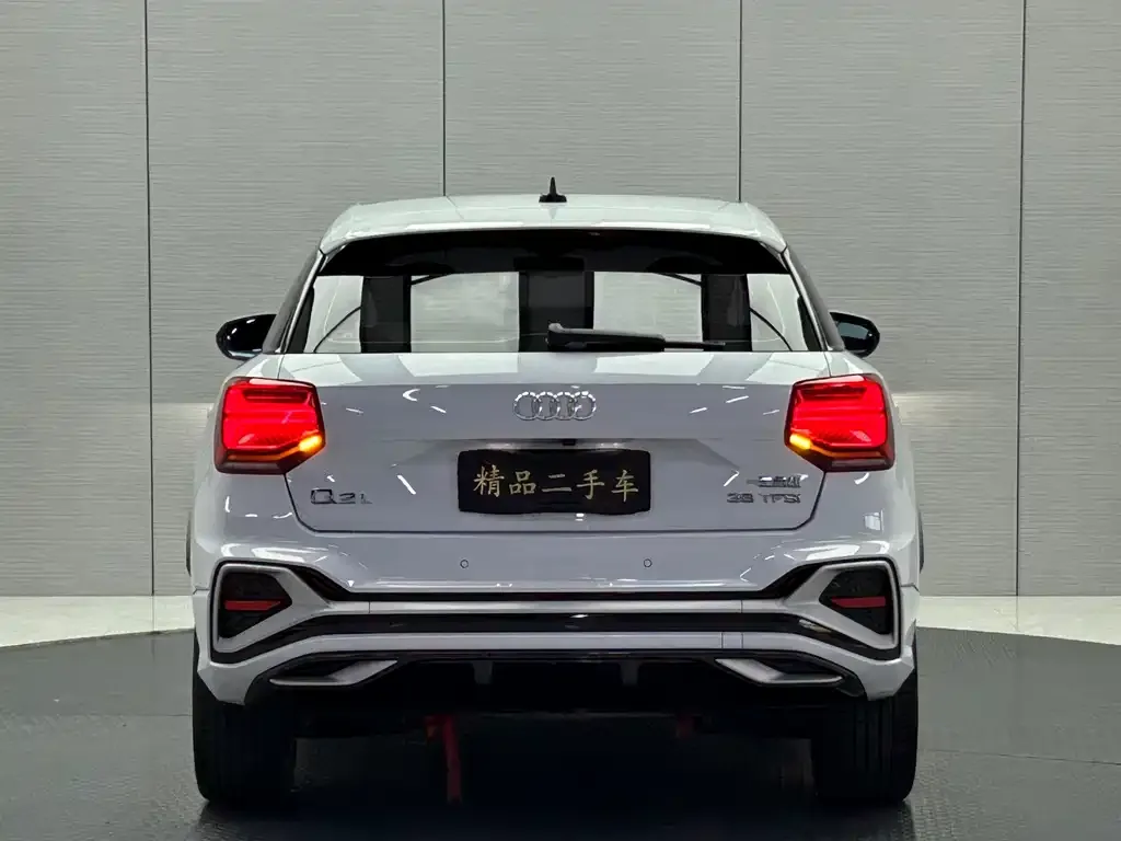Audi Q2L — фото 2