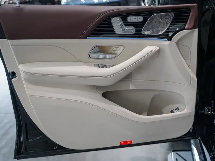 Mercedes-Benz GLS — фото 10