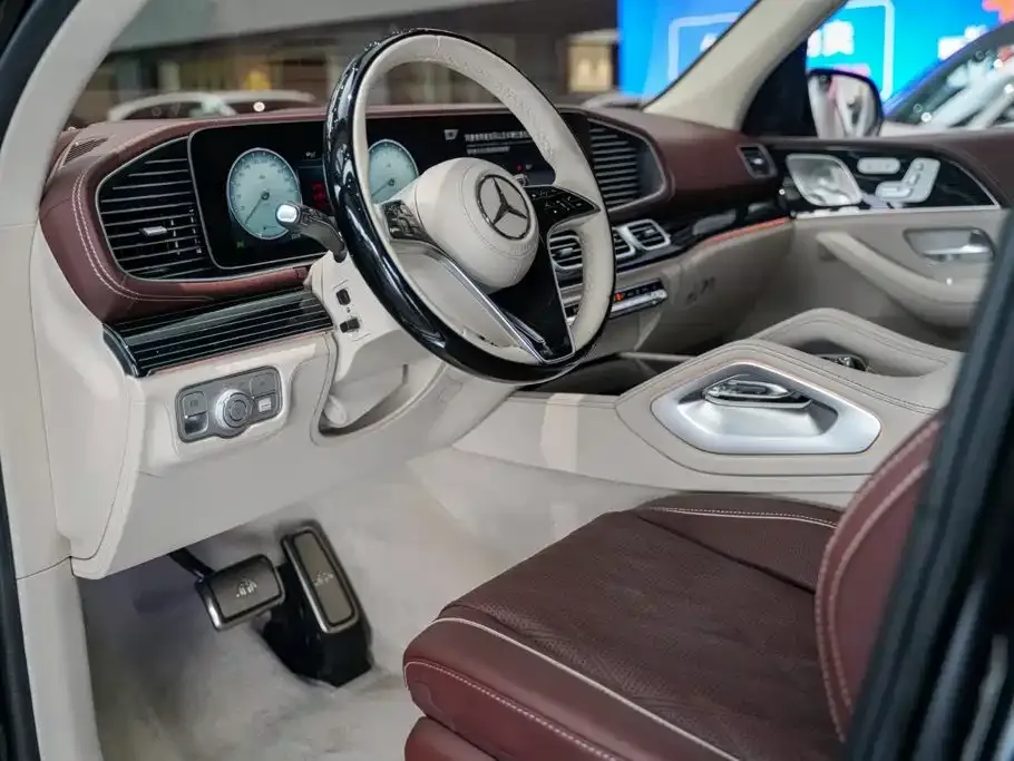Mercedes-Benz GLS — фото 9