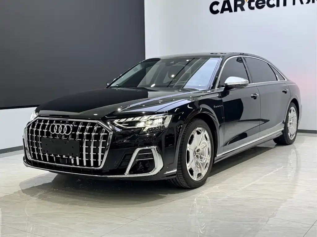 Audi A8 — фото 1