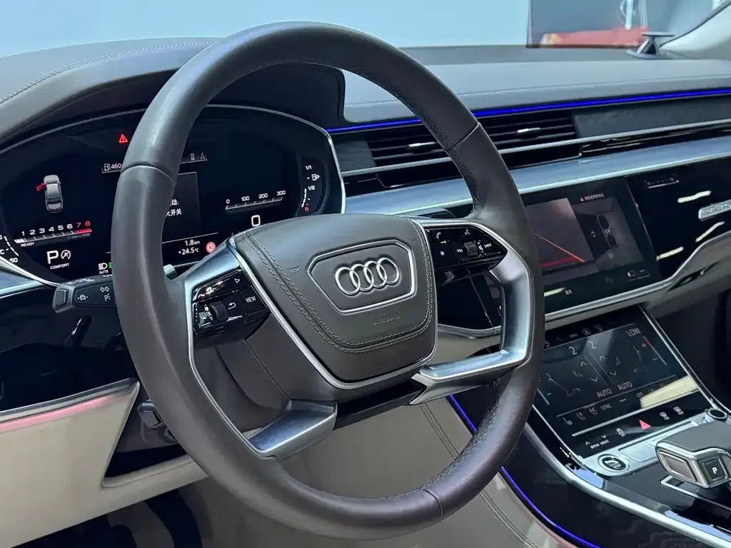 Audi A8 — фото 9