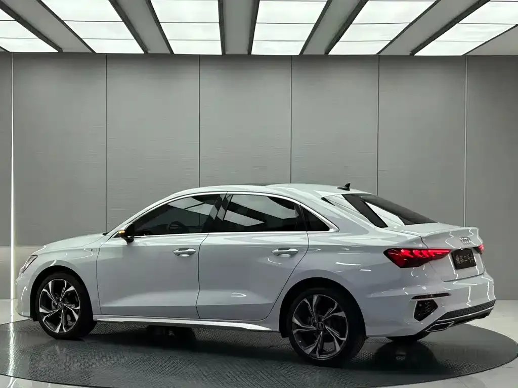 Audi A3 — фото 2