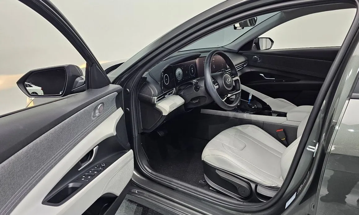 Hyundai AVANTE — фото 2