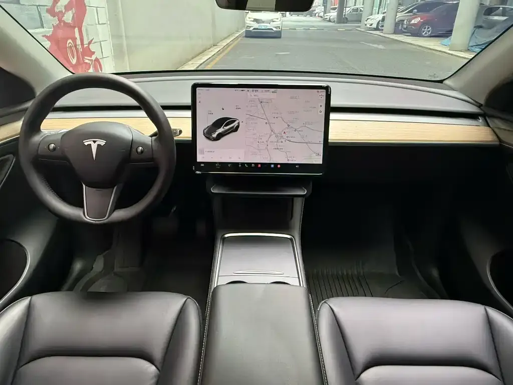 Tesla Model Y — фото 4