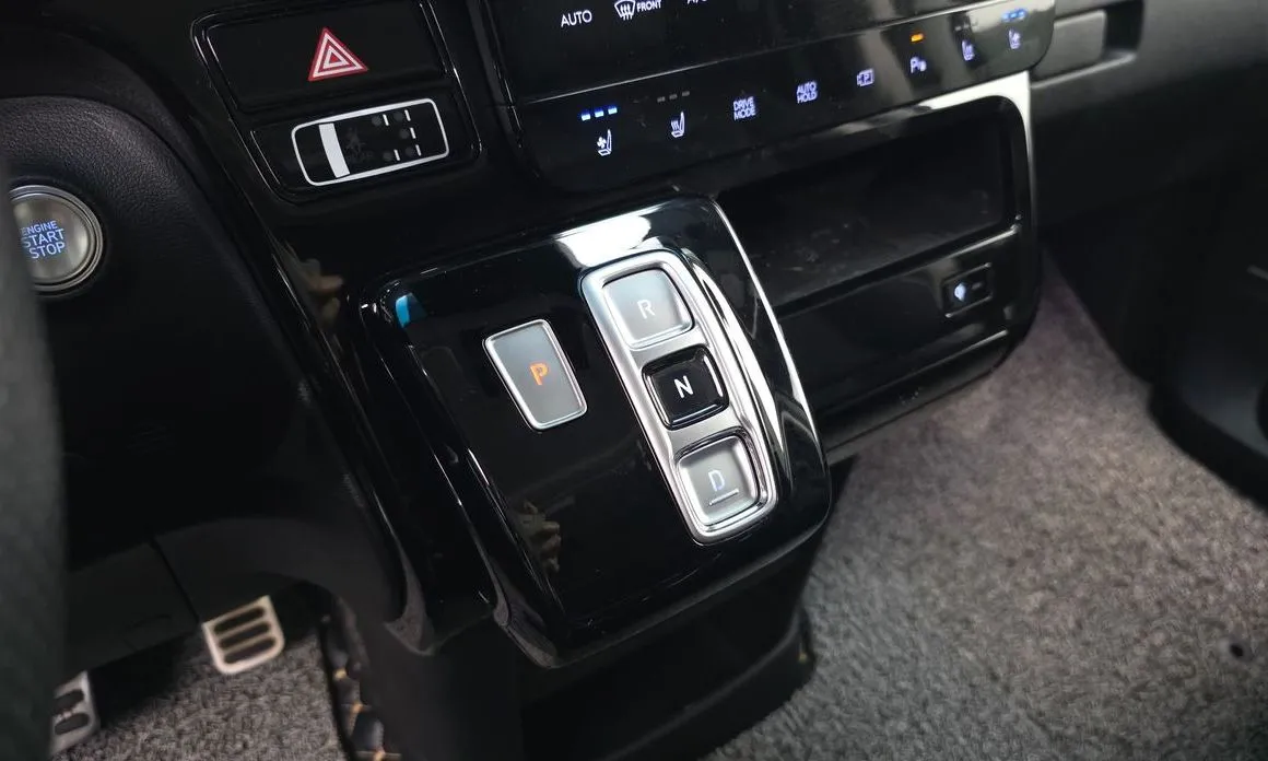 Hyundai Staria — фото 3