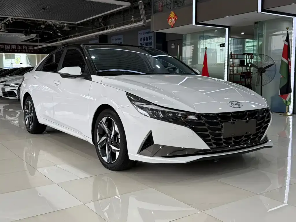 Hyundai Elantra — фото 4