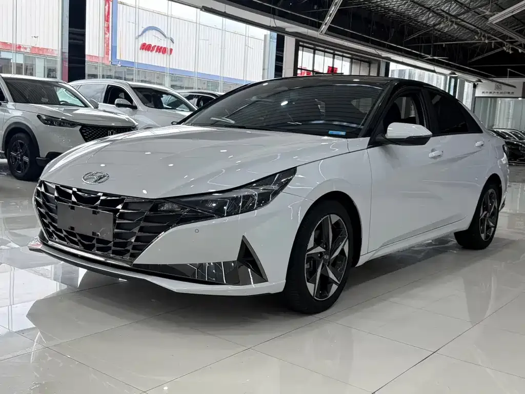 Hyundai Elantra — фото 7