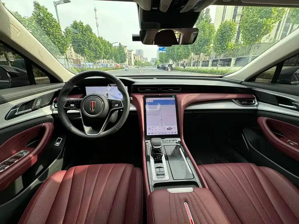 Hongqi H5 — фото 2