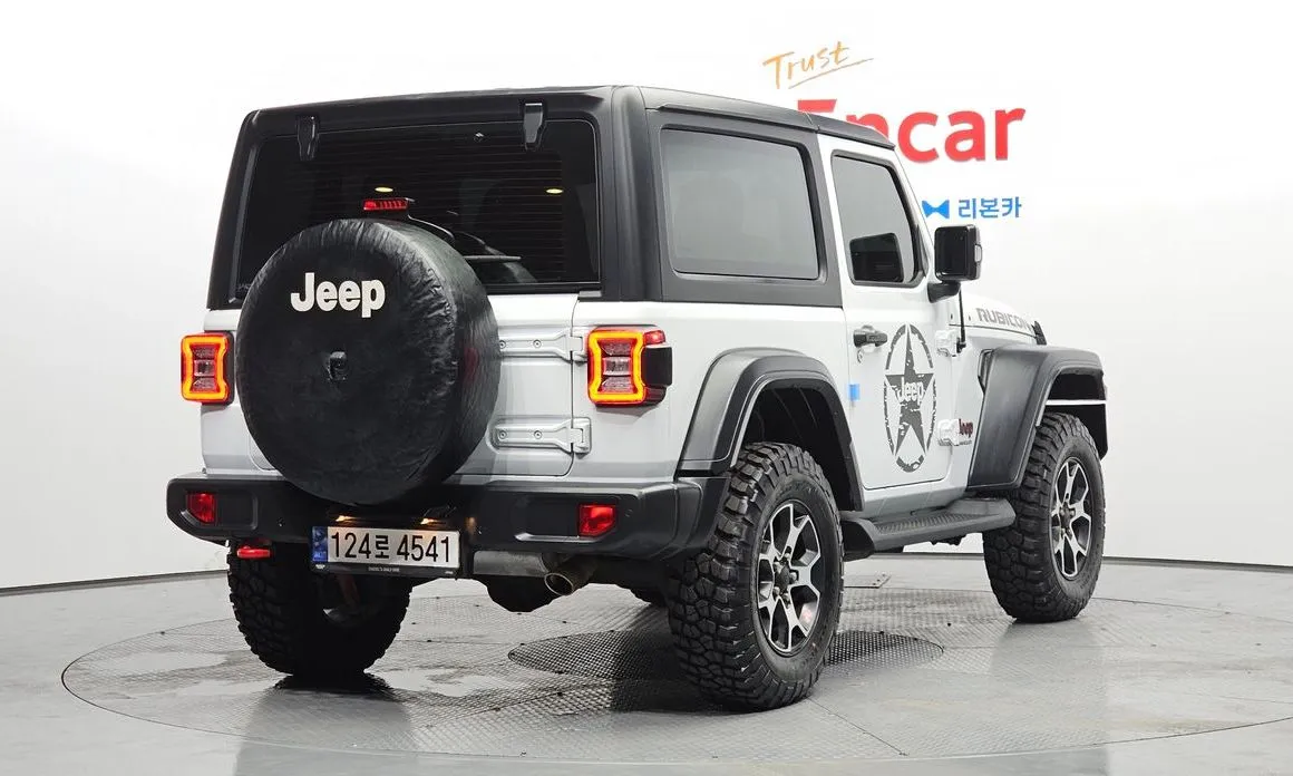 Jeep Wrangler 2023 из KR, фото 3
