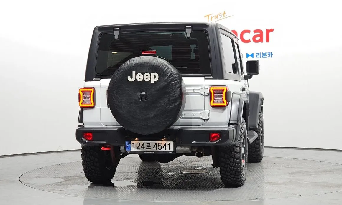 Jeep Wrangler 2023 из KR, фото 6