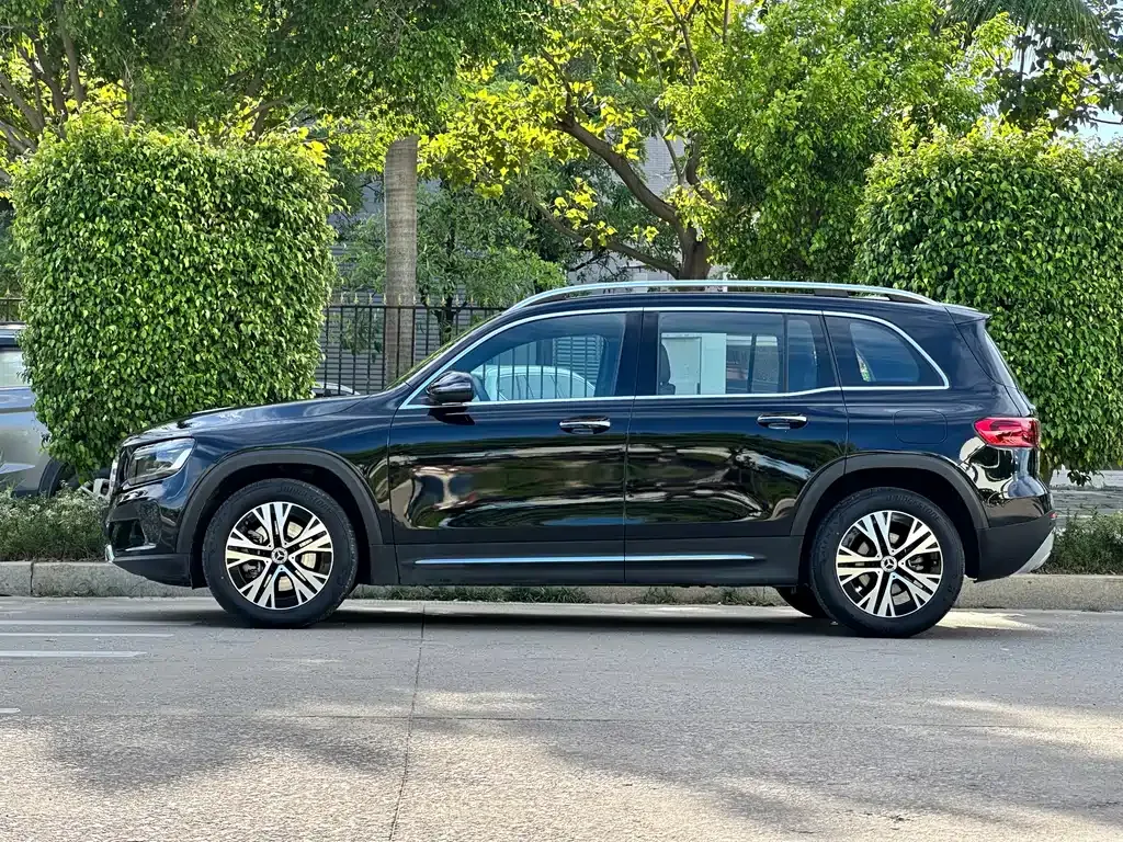 Mercedes-Benz GLB — фото 9