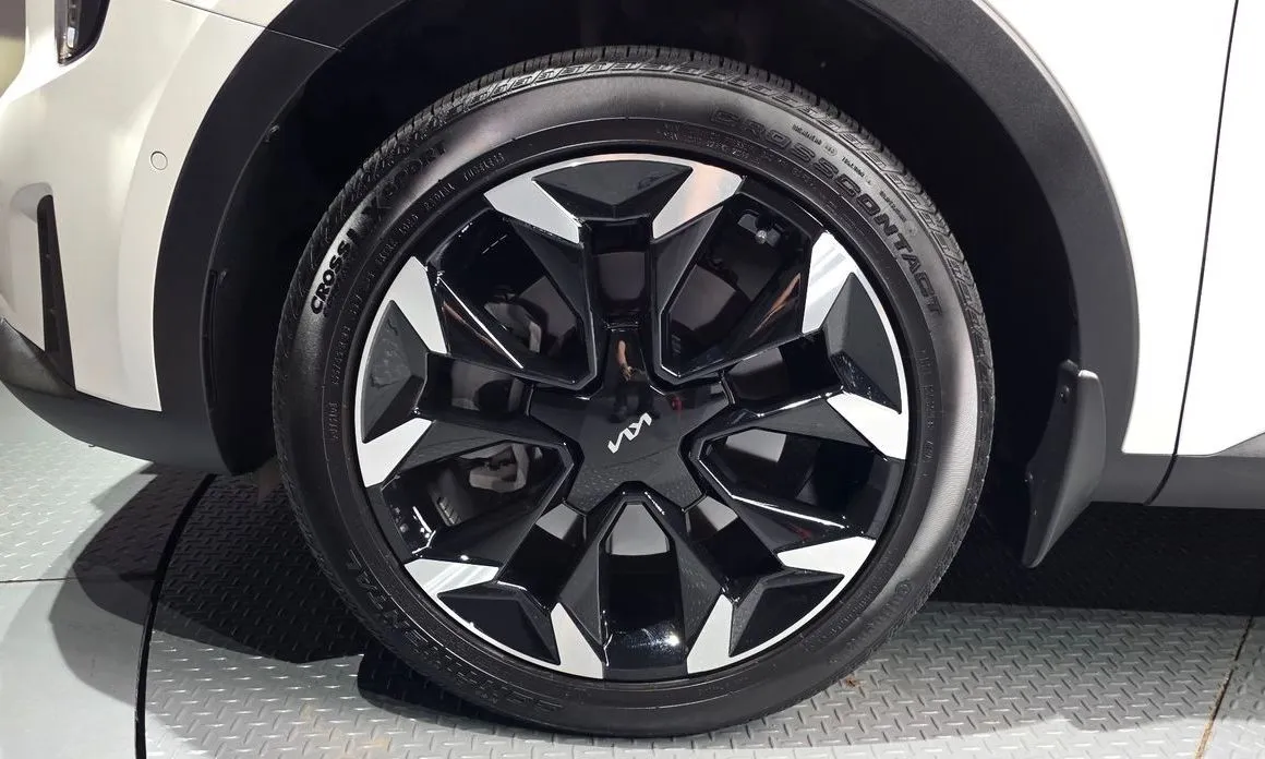 Kia Sorento — фото 10