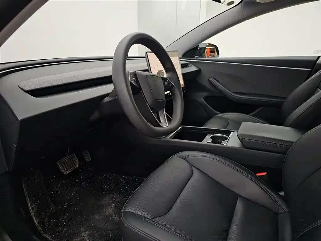 Tesla Model 3 — фото 5