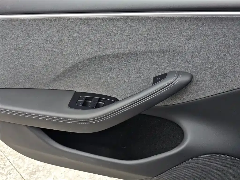 Tesla Model 3 — фото 9