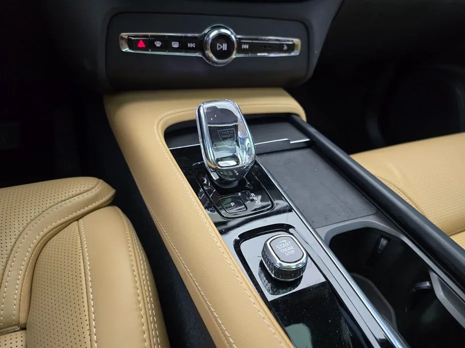 Volvo XC90 2023 из KR, фото 6