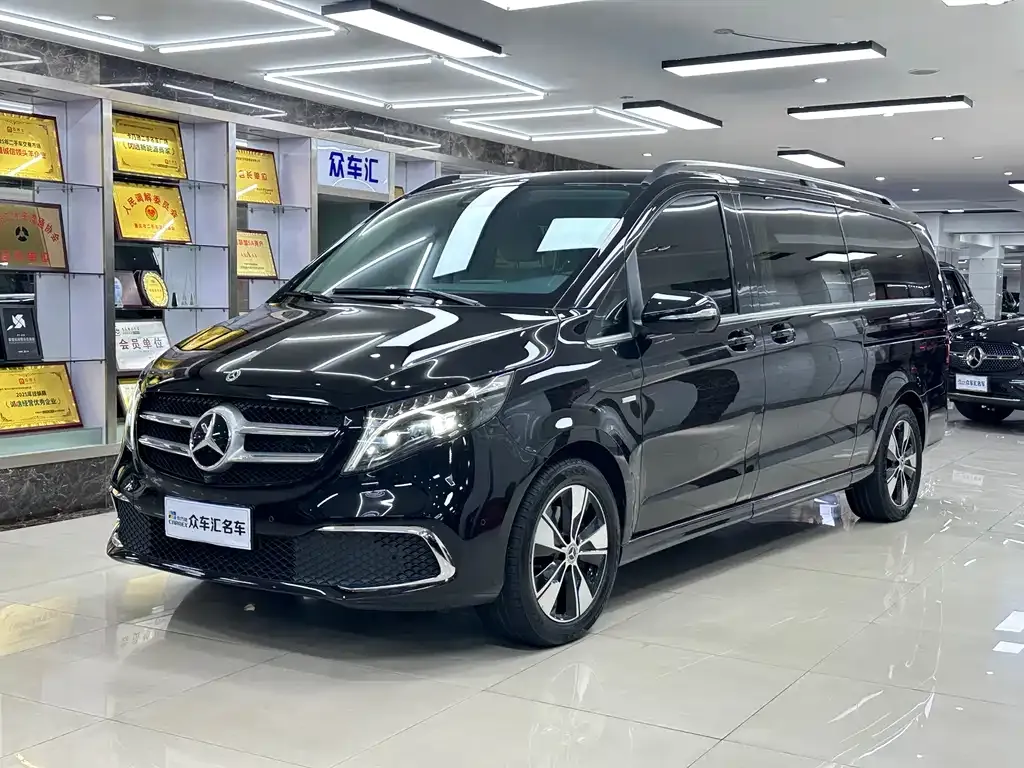 Mercedes-Benz V-Class — фото 1