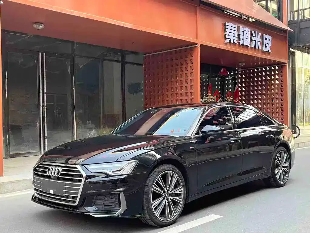 Audi A6L — фото 1