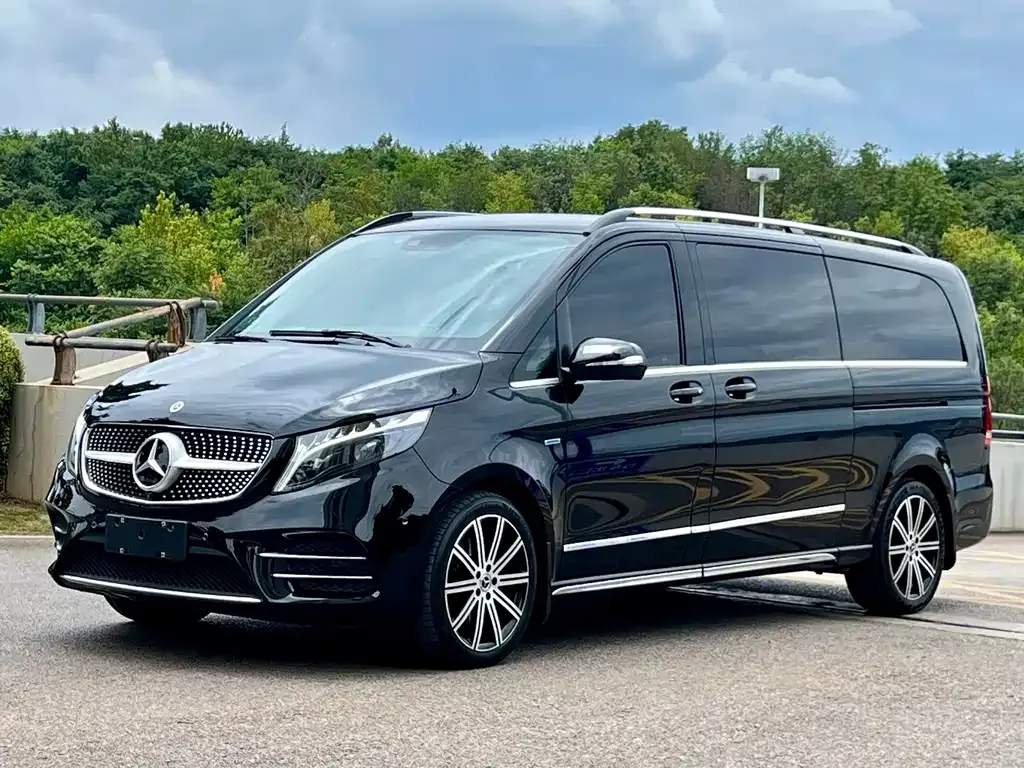 Mercedes-Benz V-Class — фото 1