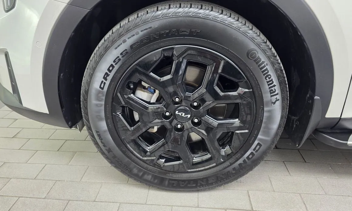 Kia Sorento — фото 9