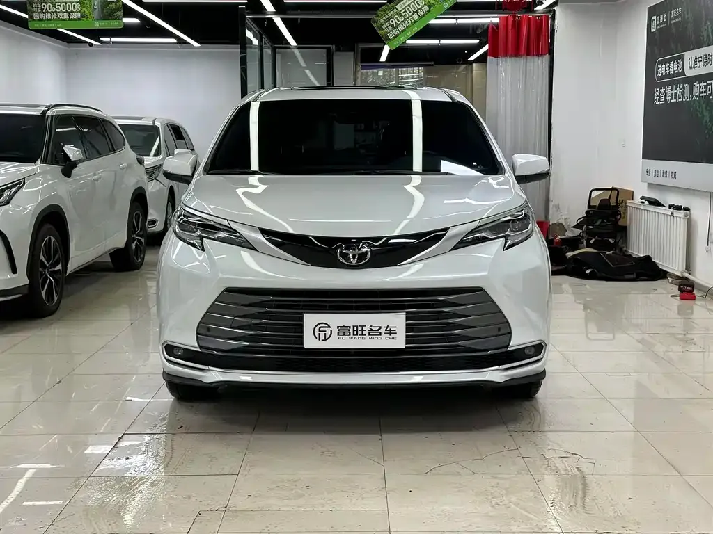 Toyota Sienna — фото 9
