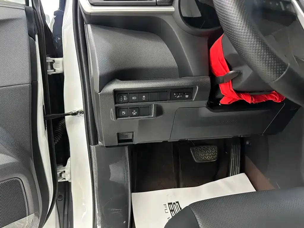 Toyota Sienna — фото 8