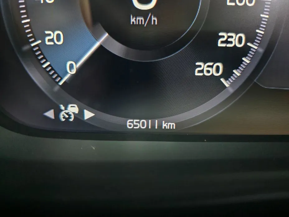 Volvo XC40 — фото 4