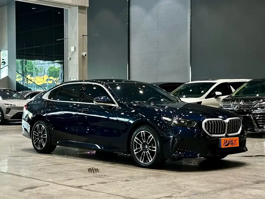 BMW 5 Series — фото 5