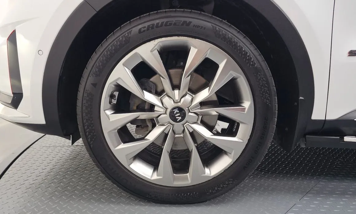 Kia Sorento — фото 8