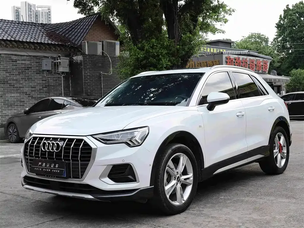 Audi Q3 — фото 1