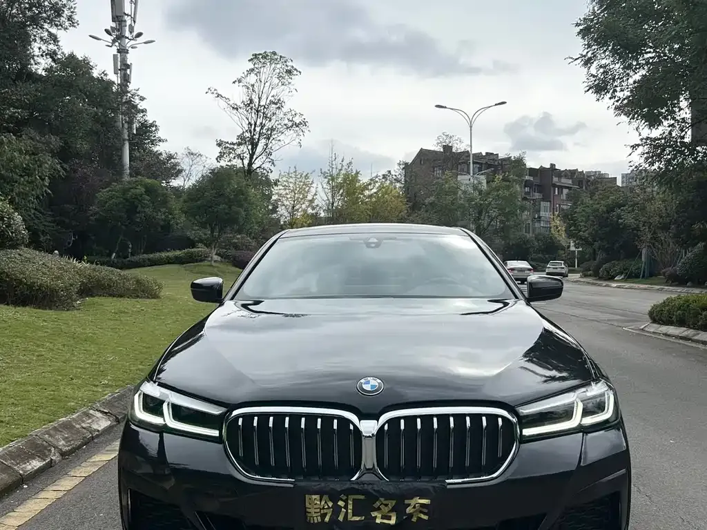 BMW 5 Series — фото 1
