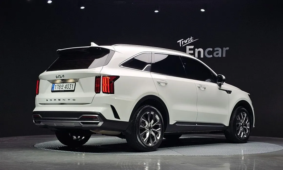 Kia Sorento — фото 7