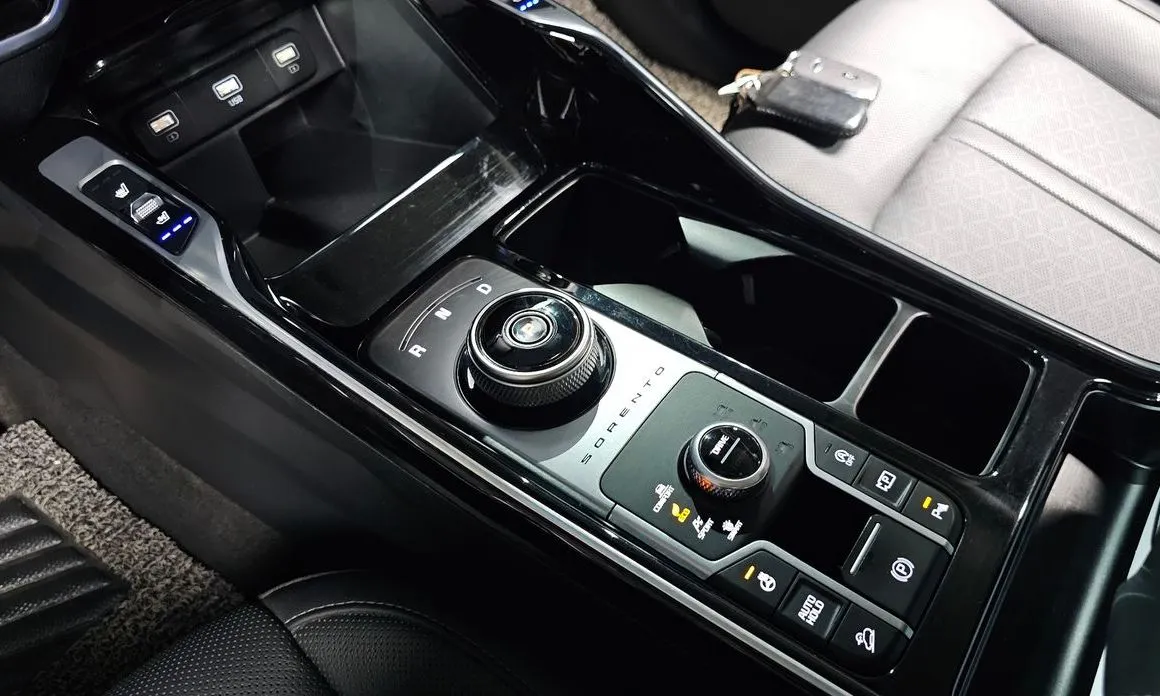 Kia Sorento — фото 8