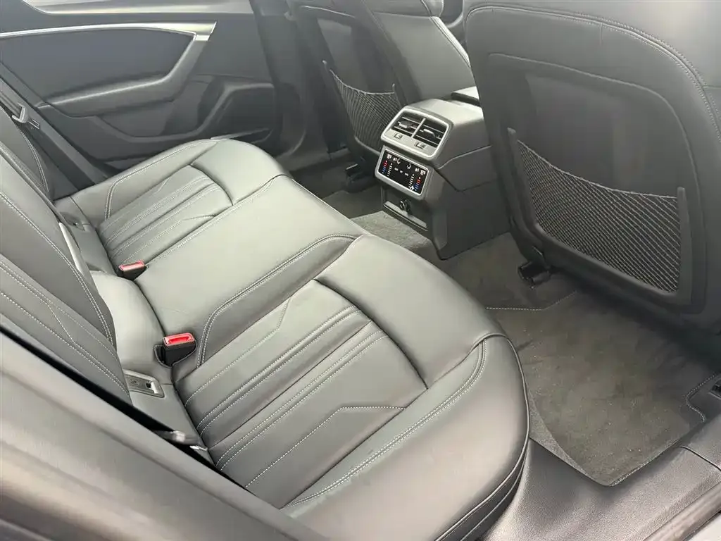 Audi A7 — фото 7