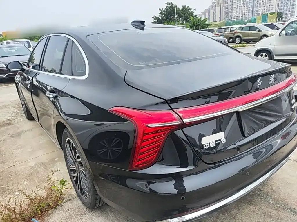 Hongqi H5 — фото 10