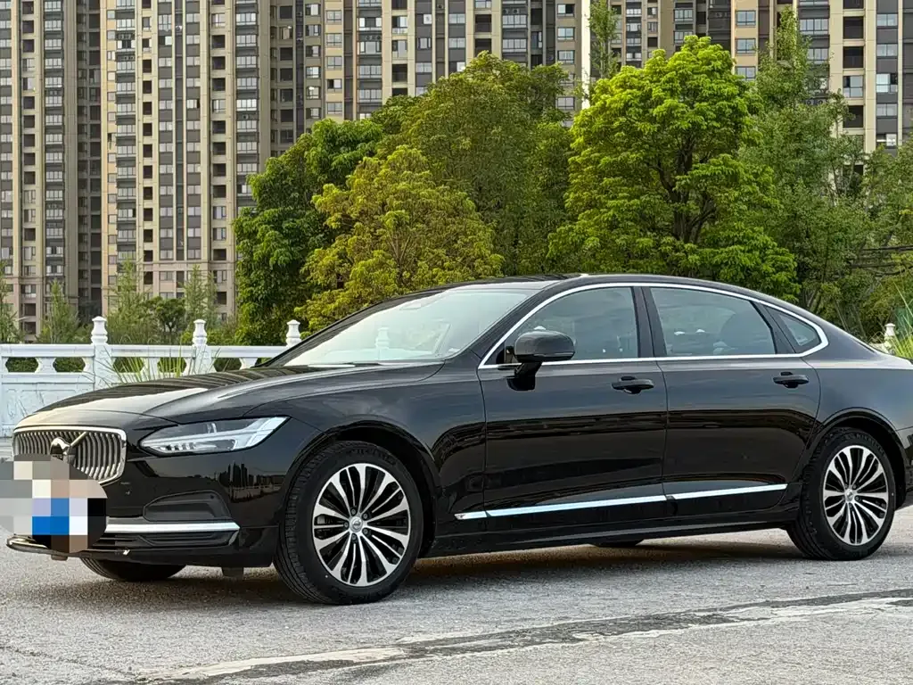 Volvo S90 — фото 1