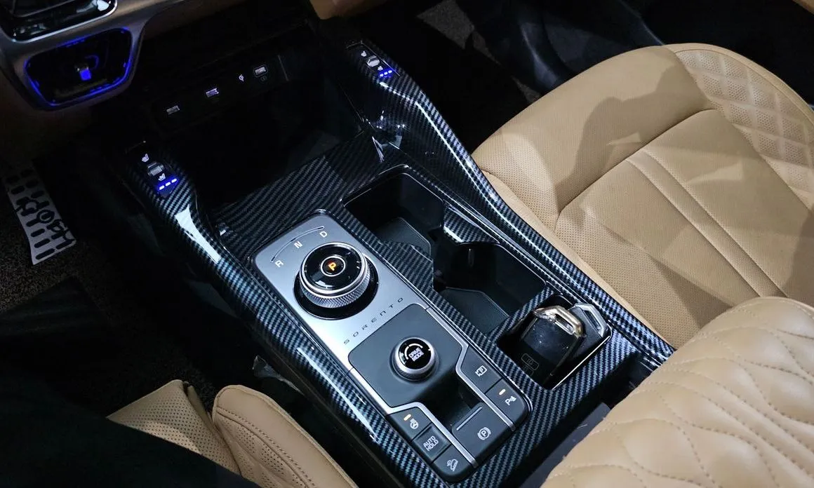 Kia Sorento — фото 8
