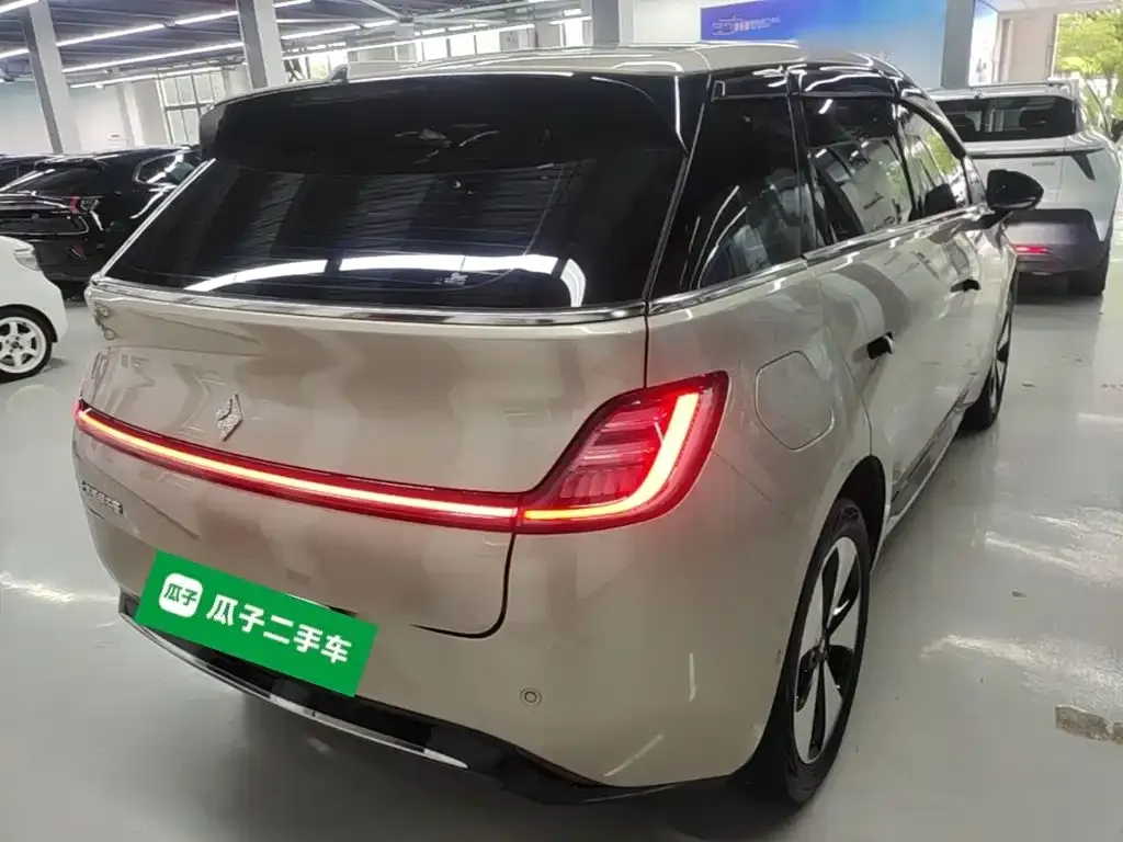 Baojun Yunduo — фото 10